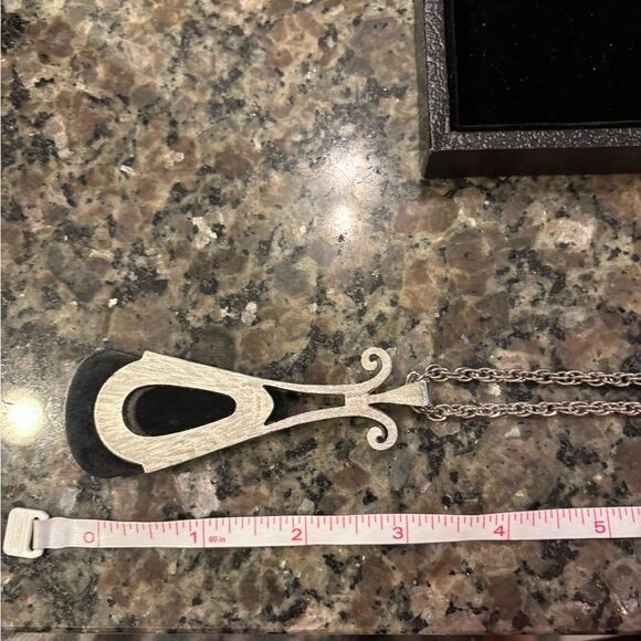 Avon Signed Vintage 1974 Silver and Black Drop Pendant Necklace - Picture 3 of 3